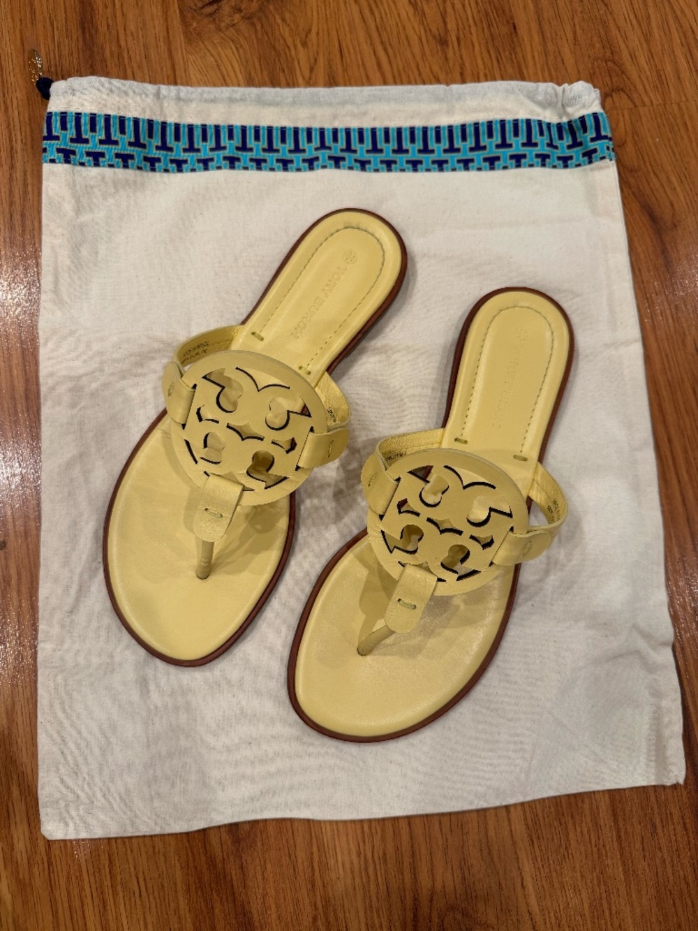 Tory Burch Miller Sandals - size 7 - Banana - pale yellow